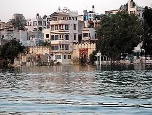 Jheel Hotel & Restaurant Udaipur Pensión