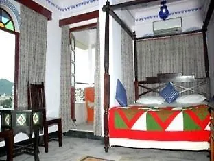 Jheel Hotel & Restaurant Udaipur